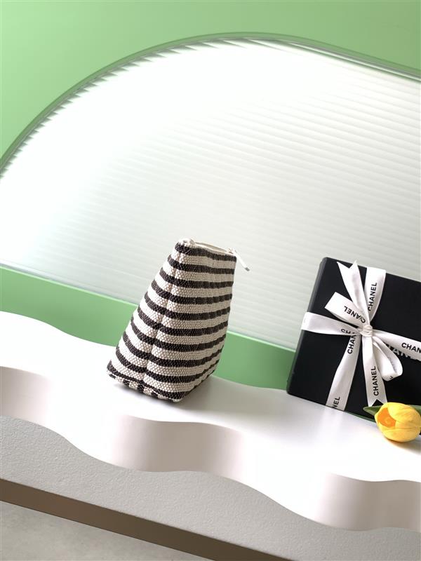 2026127215527892 380